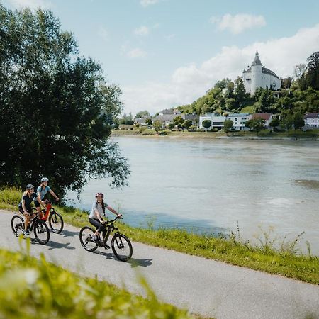 Privatzimmer - Sieben An Der Donau Ottensheim Exterior foto